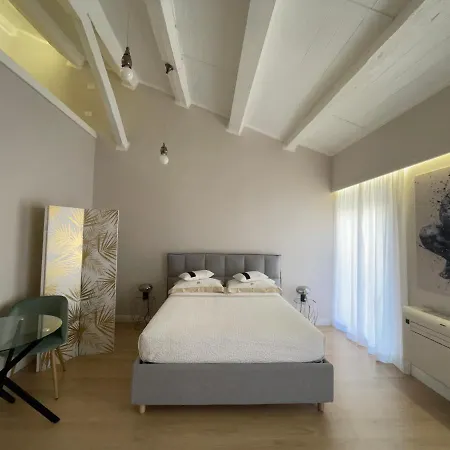 Off House Borgo Suite, Frühstückspension